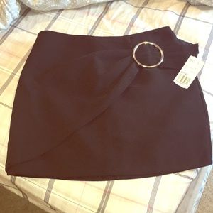 🎊🎊🎊BLACK SKIRT NEVER WORN